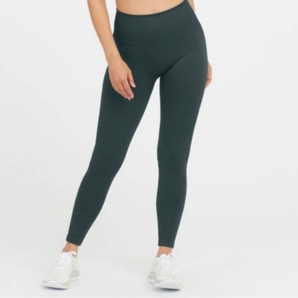 NWOT SPANX Look at Me Now Seamless Leggings Forest Green Women’s XL